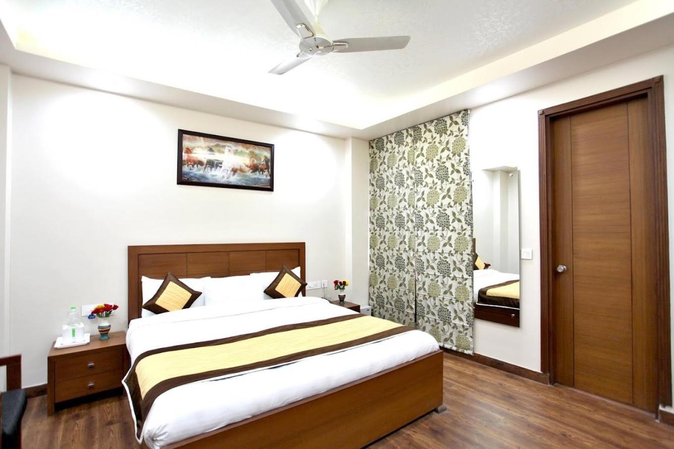 Hotel Hc Grand New Delhi Buitenkant foto