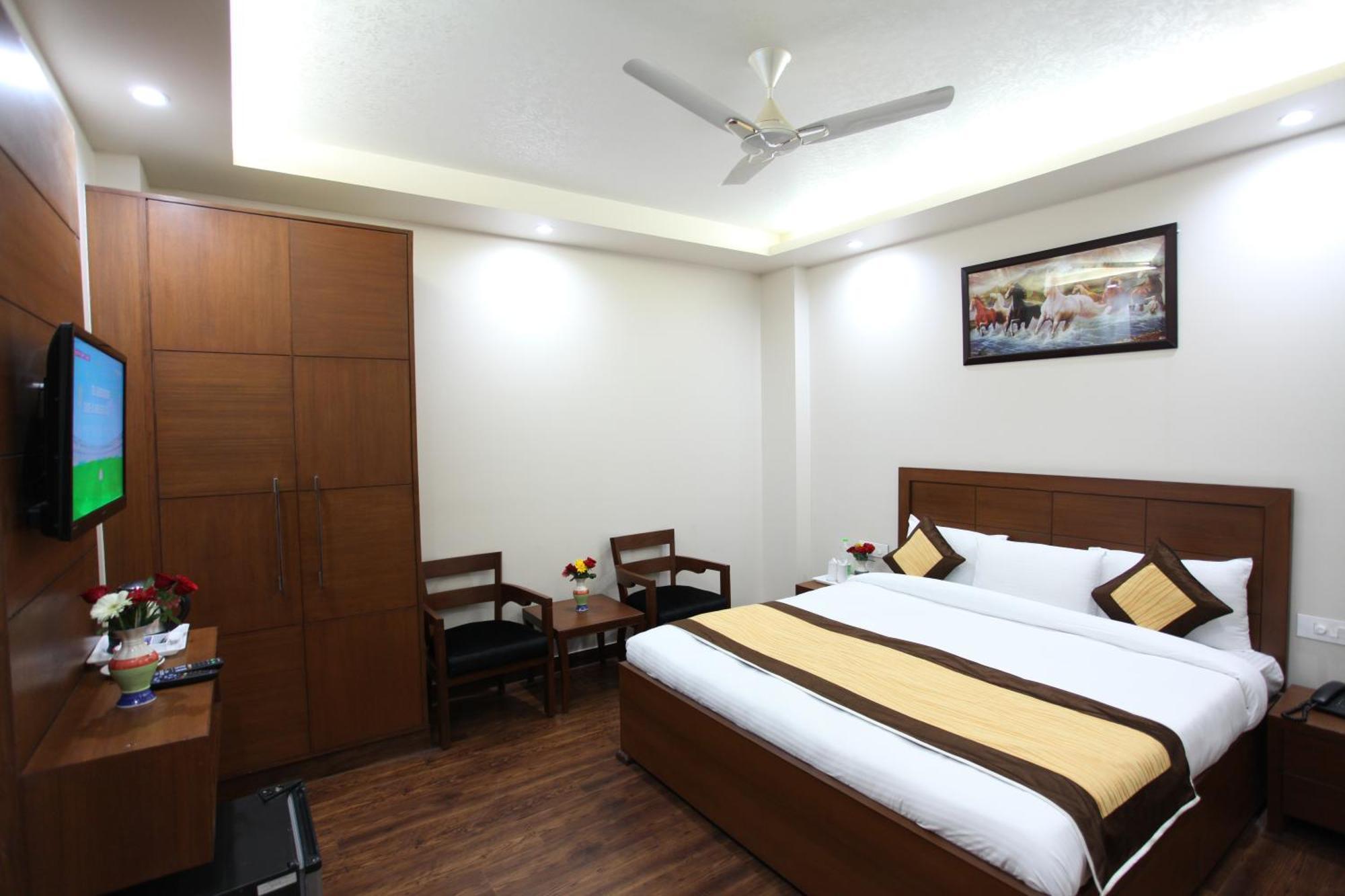 Hotel Hc Grand New Delhi Buitenkant foto